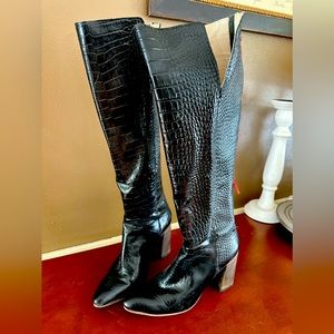 Jasper size 11 - worn but in good condition!